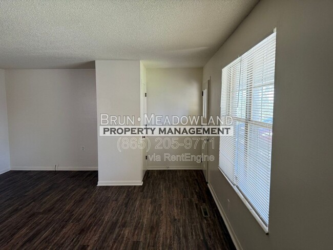 Photo - 3719 Mooers St