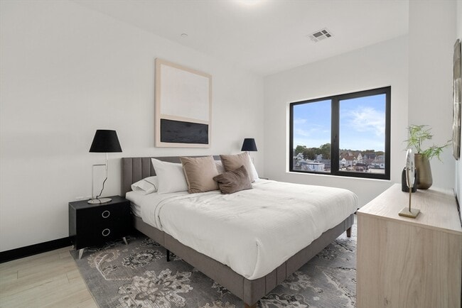 Photo - 600 Broadway Unidad 602