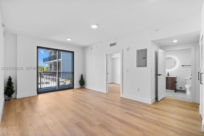 Photo - 2479 NE 192 St Unit 308