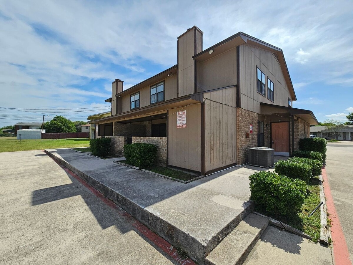 Photo - 1815 Cedarhill Dr Unit 1815 Cedarhill Drive - B