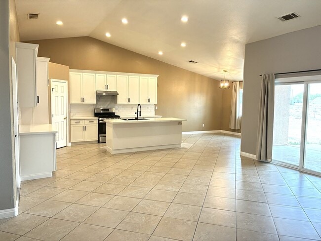 Photo - 4BD/2BA Located in Hesperia