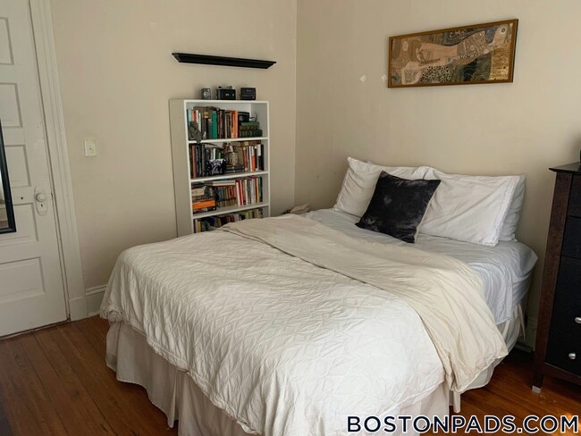 Photo - 1375 Commonwealth Ave Unidad 3