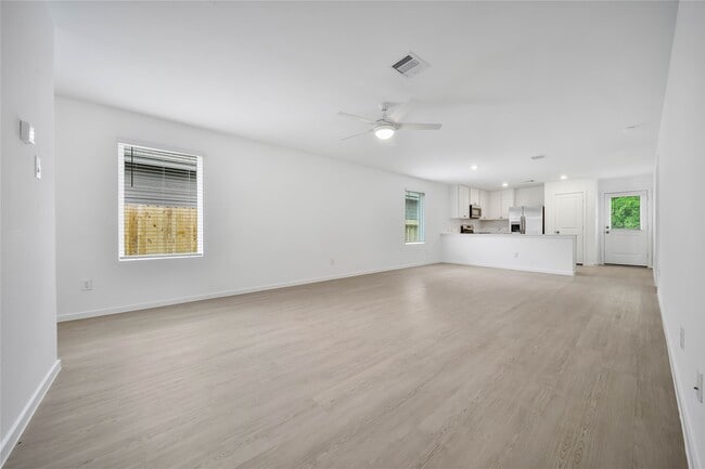 Photo - 18760 Loom dr