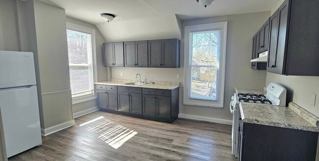 Building Photo - 515 Quinnipiac Ave Unit 2