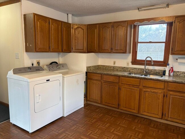 Photo - 2866 Golfside Rd