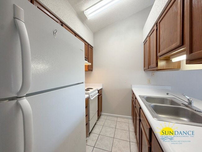 Photo - 1 Bedroom Cottage-Style Townhouse In Fort Walton Beach!