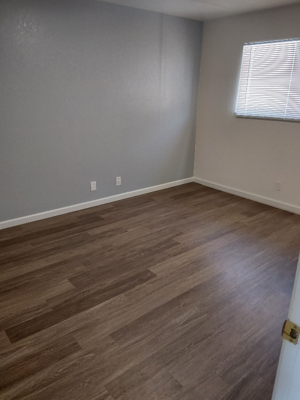 Photo - 1155 E Laurel Dr
