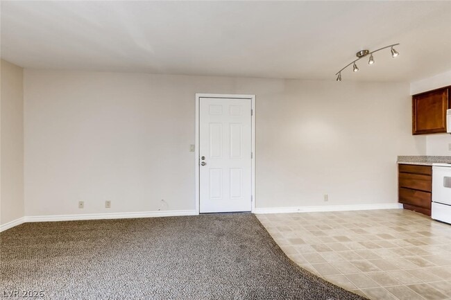 Photo - 5224 River Glen Dr Unit 446