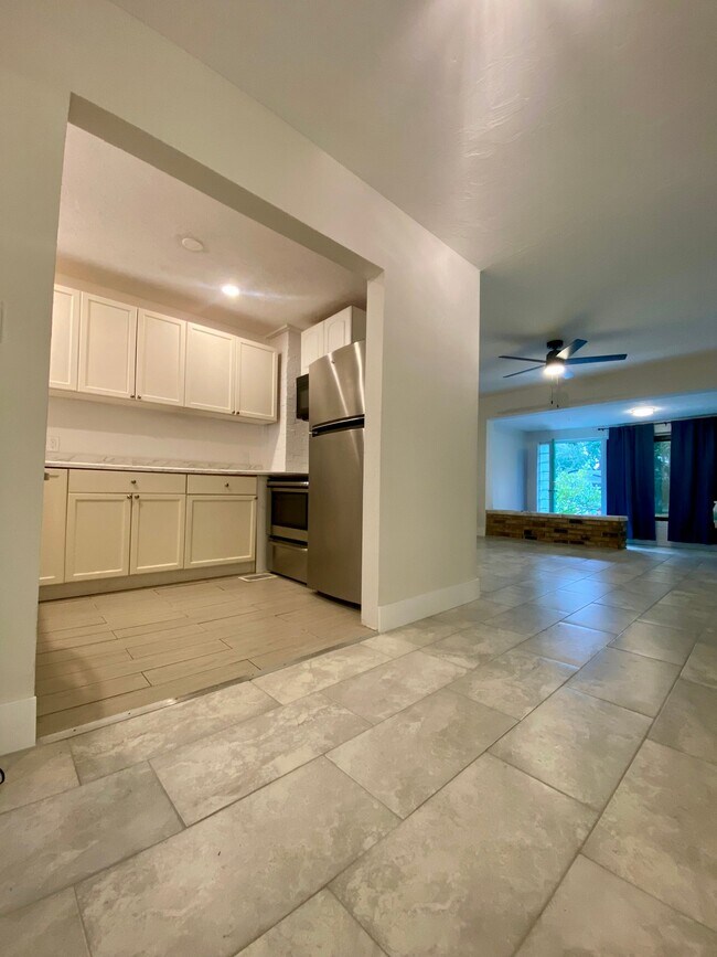 Photo - 251 Mateo Way NE