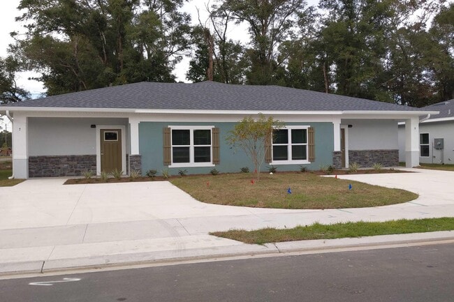 Photo - Greyes Place