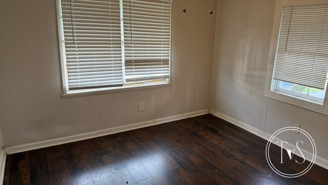 Photo - 710 Fruit St