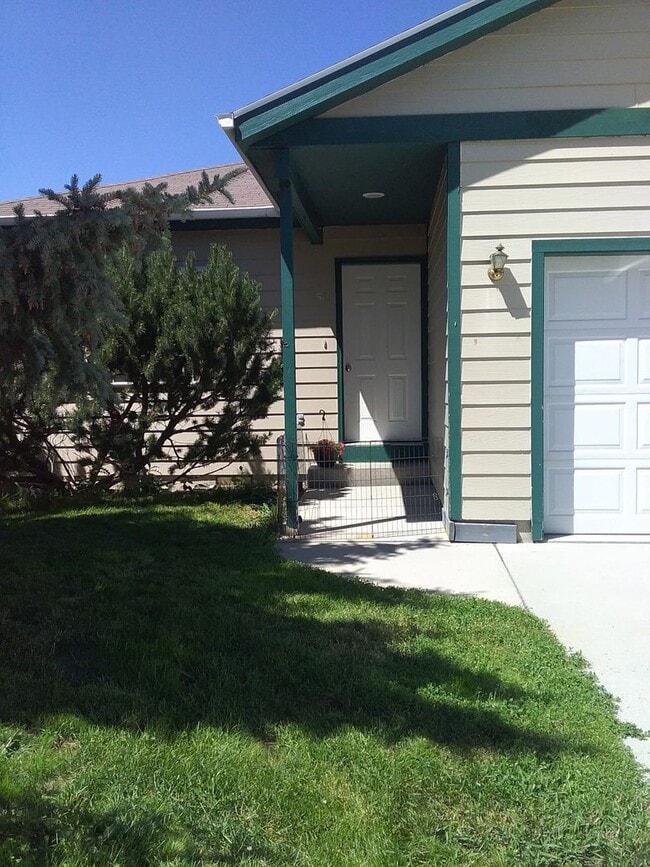 Great Newly Remodeled 3 bedroom 1 bath no ... - Great Newly Remodeled 3 bedroom 1 bath no ... House
