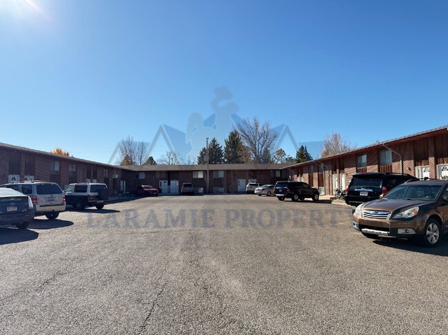714 Downey St