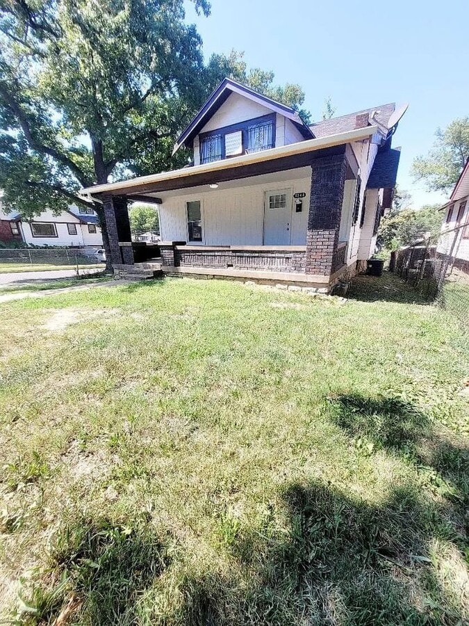 Photo - 5248 Euclid Ave E