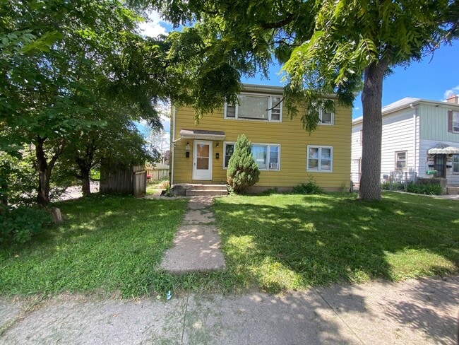 Building Photo - 5221 N 68th St Rental