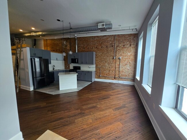 Building Photo - 232 E Michigan Ave Unit 2