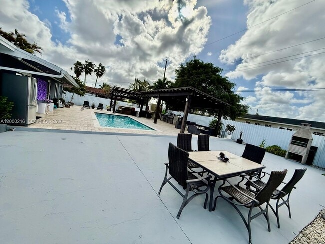 Photo - 6202 SW 107th Ave