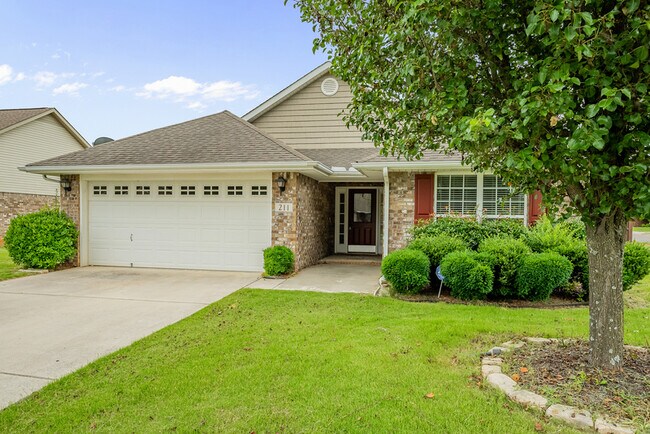 Photo - 211 High Green Dr