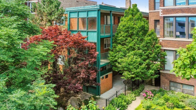 Photo - 7606 N Eastlake Ter Unit 2B