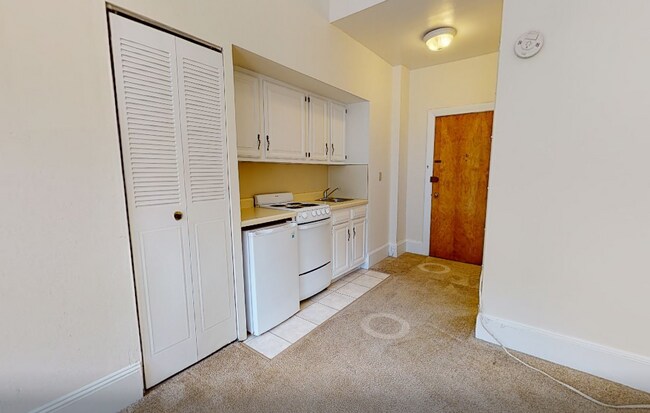 Building Photo - 1243 Beacon St Rental