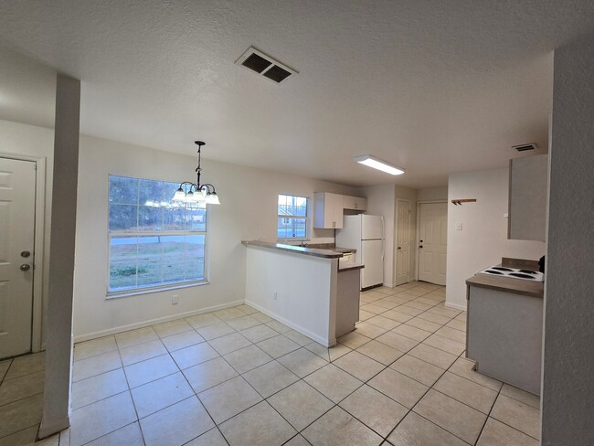 Photo - 76 Willow Rd