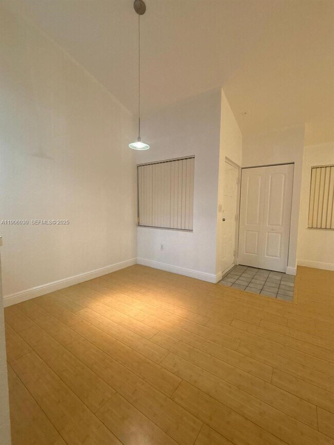 Photo - 2831 N Oakland Forest Dr Unit 201