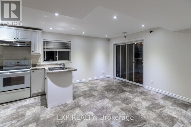 Photo - 35 Hummingbird Ln