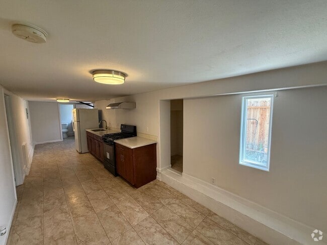 Building Photo - 2-Bedroom Apartment in Central Richmond