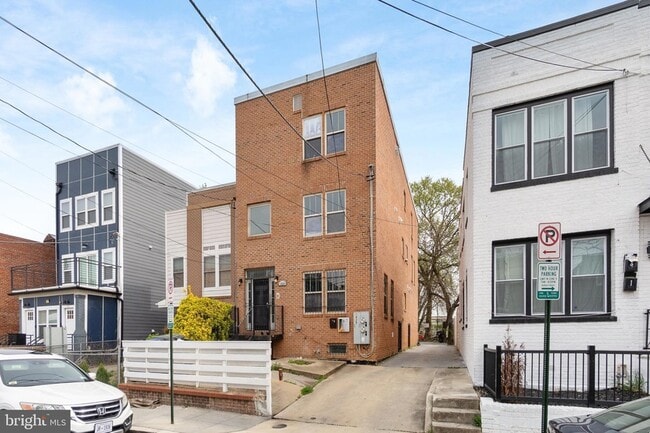 Photo - 1829 Providence St NE