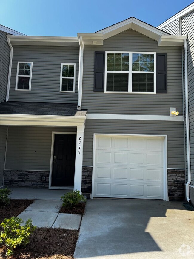 Building Photo - Brand New Townhome in North Charlotte
