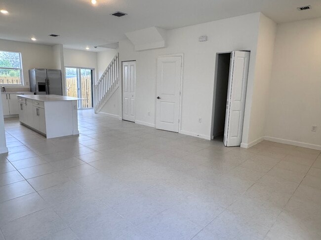 Photo - 1455 SE 27th St