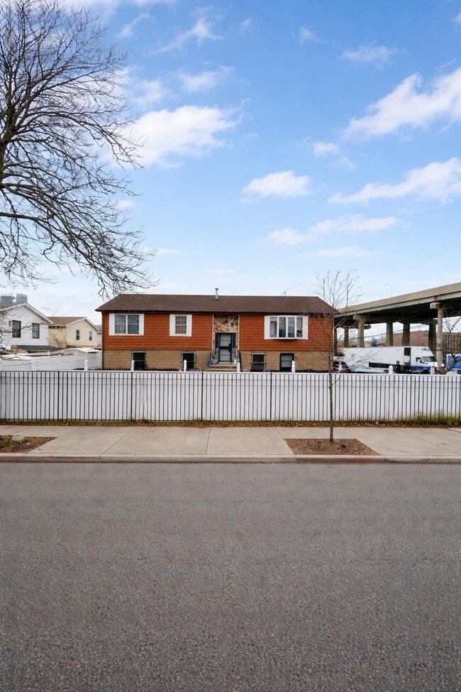 Photo - 85 Merseles St