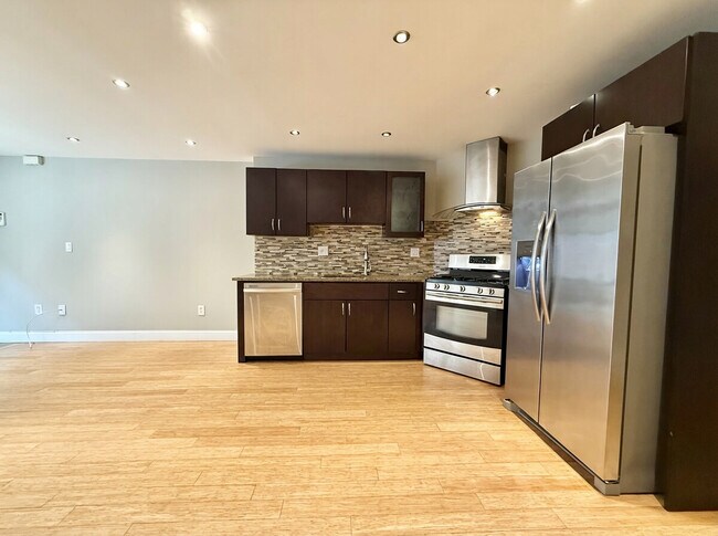 Photo - 319 S Juniper St Unit A