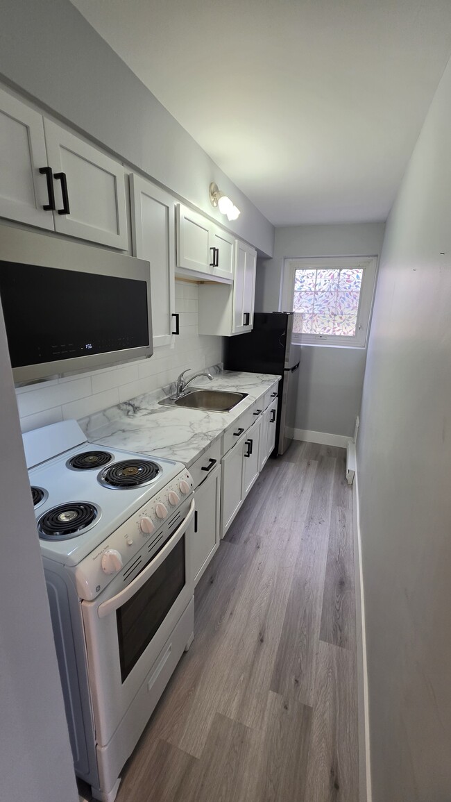 Building Photo - 10 Belmont St Unit 2