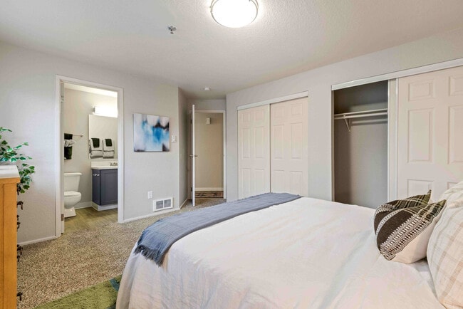 Skyview 3322 apartments — community photo