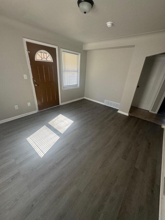 Photo - 8442 Auburn St