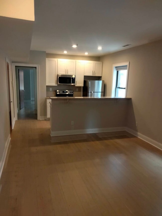 Building Photo - 47 Imlay St Unit 2A