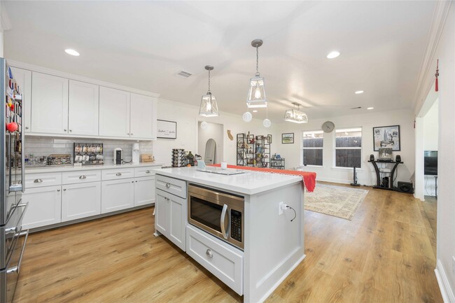 Photo - 2011 De Milo Dr