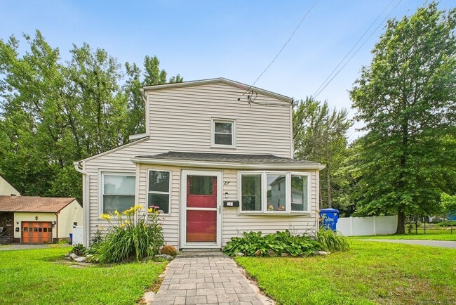 Building Photo - 27 Gilbert Ave Rental