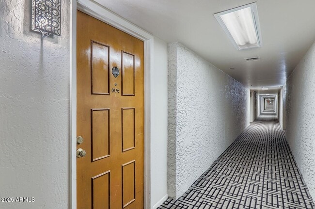 Building Photo - 7970 E Camelback Rd Unit 604