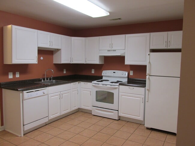 Building Photo - 247 Hereford Cir Unit 247-A