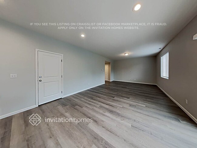 Photo - 9012 171st St NE