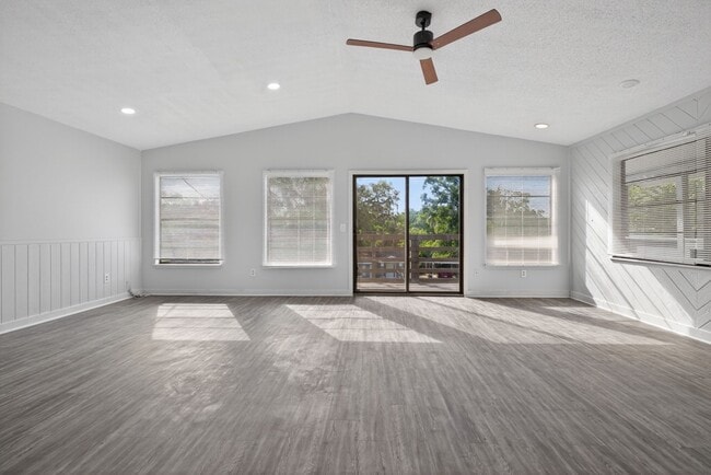 Photo - 1712 E Mulberry Dr Unit 1712 E Mulberry Drive