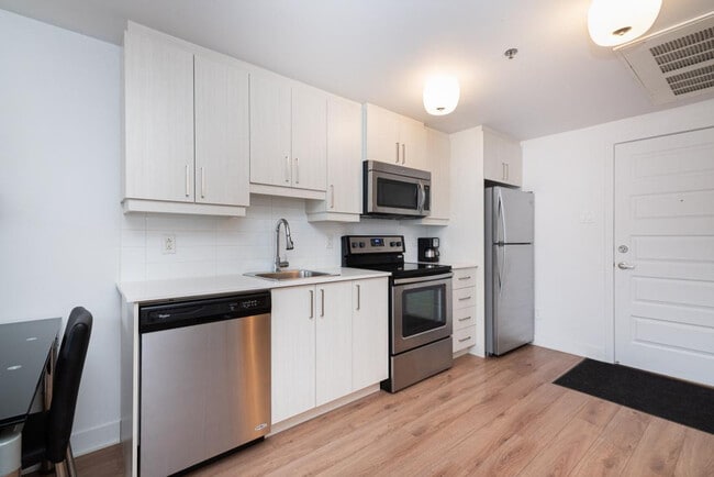 Photo - 1227 Av. de l'Hôtel-de-Ville Unit SI ID1261803P