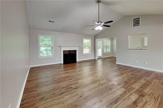 Photo - 183 Meadow Point