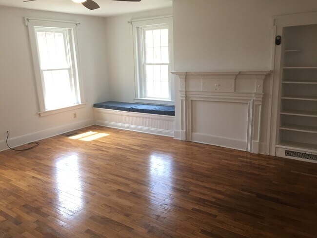 Photo - 209 N Mulberry St