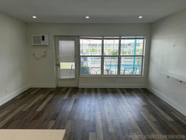 Photo - 2841 NE 32nd St Unit 11