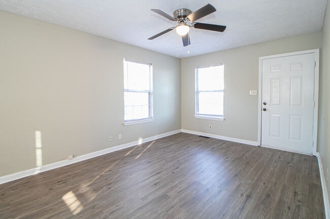 Photo - 670 Artic Ave