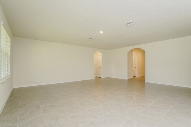 Photo - 11 Hickory Course Radial