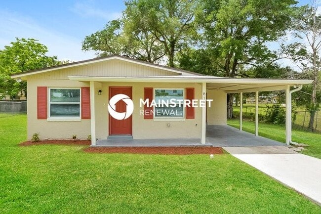 Building Photo - 4 Bedroom Pet-Friendly Home in DeLand, FL with Main Street Renewal